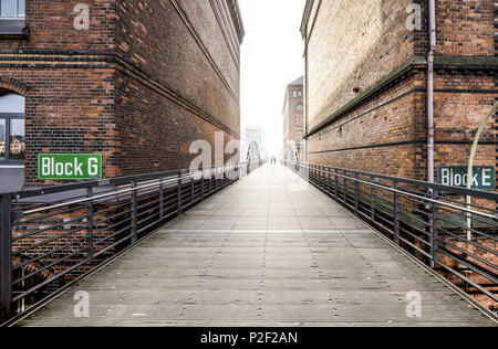 Autunno umore in Hamburger Hafencity e Speicherstadt di Amburgo, Germania settentrionale, Germania Foto Stock