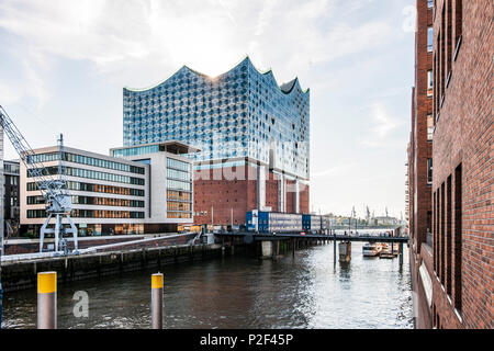 Elbphilharmonie nella Hafencity di Amburgo, Germania settentrionale, Germania Foto Stock