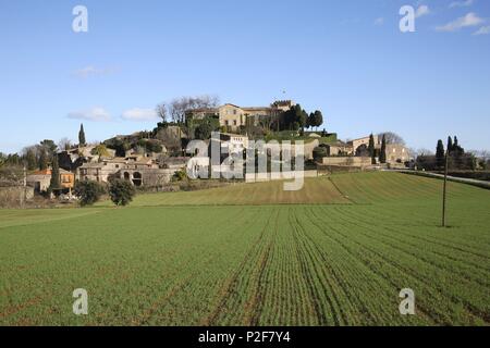 Spagna - Catalogna - Baix Empordá (distretto) - Gerona. Foixà; vista Castillo y. Foto Stock