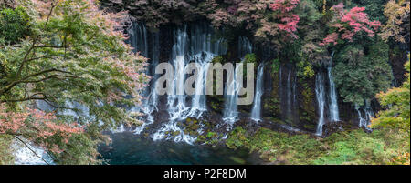 Cascate Shiraito dal punto di vista sopra in autunno, Fujinomiya, Prefettura di Shizuoka, Giappone Foto Stock