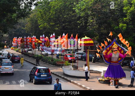 Città di Panjim decorate durante il festival Shigmo. Foto Stock