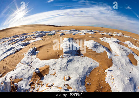 Il Gesso in sanddunes, Erg Murzuk, deserto libico, Libia, sahara Africa del Nord Foto Stock