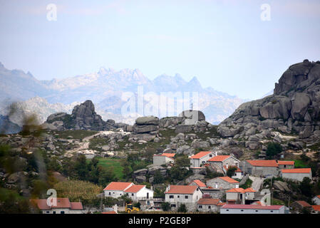 Vicino Pitoes das Junias nel Parque Nacional da Peneda-Geres, Minho, Northwest-Portugal, Portogallo Foto Stock