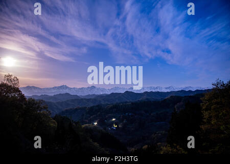 Tateyama mountain range all'alba, Prefettura di Toyama, Giappone Foto Stock