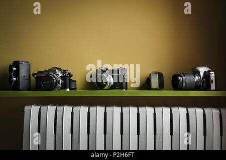 Collezione di antiche e vintage fotocamere foto Foto Stock
