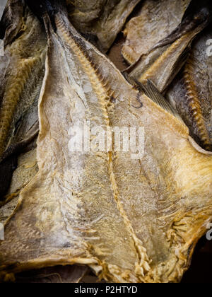 Baccalà crudo su un mercato in Orvieto Umbria, Italia Foto Stock