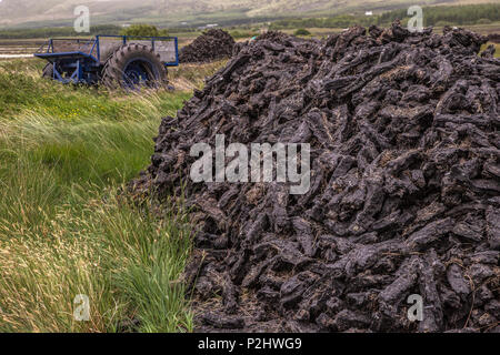 Tumulo di tappeto erboso a secco a torbiera, Renard Contea di Kerry Irlanda Foto Stock