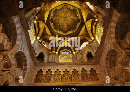 Cupola del mihrab all'interno della Mezquita di Cordova, Andalusia, Spagna Foto Stock