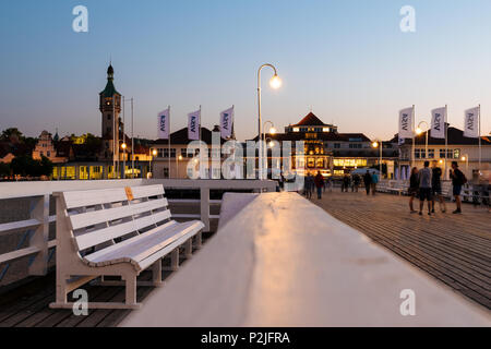 Sopot, Polonia - 13 Maggio 2018: la gente camminare al molo in legno in Sopot, Polonia Foto Stock