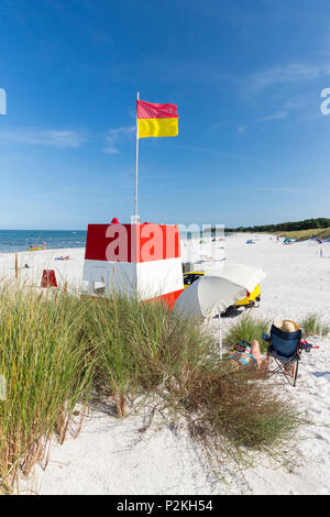 Balka Beach, popolare baia con spiaggia di sabbia, estate, Mar Baltico, Bornholm, vicino Snogebaek, Danimarca, Europa Foto Stock