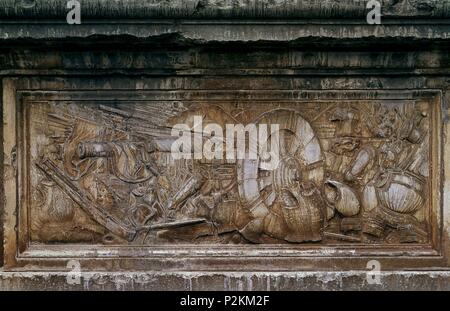 Scaricare EN LA FACHADA SUR. Autore: Juan de Orea (d. 1581). Posizione: PALACIO DE CARLOS V, Granada, Spagna. Foto Stock