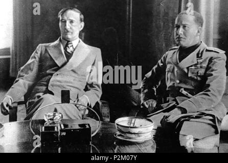 . Inglese: Re Zog di Albania e Gian Galeazzo Ciano, ministro italiano degli affari esteri. Italiano: Galeazzo Ciano . 1937. Sconosciuto Galeazzo-Ciano 32 Foto Stock