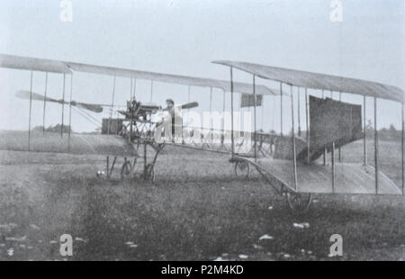 . Inglese: vista posteriore di Gianni Caproni il primo biplano sperimentale, Caproni Ca.1, in Malpensa (Varese) nel 1910. Italiano : Vista posteriore del Caproni Ca.1, il primo biplano sperimentale di Gianni Caproni, a Malpensa (Varese) nel 1910. 1910. 14 sconosciuto Caproni Ca.1, 1910 Foto Stock