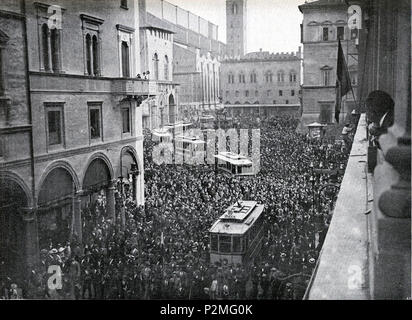 . Inglese: pro-guerra nel rally di Bologna, 1914. Il 13 febbraio 2017. 41 sconosciuto Interventisti Bologna 1914 Foto Stock