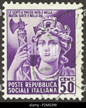 . Timbro della Repubblica Sociale Italiana; 1944; francobollo commemorativo del problema 'Destroyed edifici e monumenti - seconda emissione"; il disegno della testa di un (distrutto) statua della "Italia turrita" con un fascio come simbolo personalizzato la figura di stato fascista; due linee di iscrizione nella zona superiore: 'LA GENTI UNA VINCAR NATA E NELLA / FAUSTA SORTE E NELLA RIA" (= italiano per 'Il popolo (ora) è rotto, ma nato e unificata in destino per il meglio o per il peggio" (prova di traduzione)); timbro timbro postale timbro: Michel: No. 657Y; Yvert & Tellier: IT-RSI n. 36; Scott: IT-RSI n. 27 Colore: pu Foto Stock