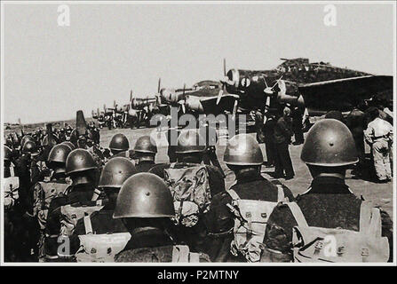 . Italiano: Aereo Savoia Marchetti SM.79 . prima di 1960. 74 sconosciuto R.A. - Savoia-Marchetti SM.79 Foto Stock