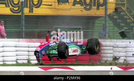 . Italiano: Incidente di Rubens Barrichello durnte la prima giornata di rivelarsi del Gran Premio di San Marino 1994 a Imola . Il 29 aprile 1994. Unknown 78 Rubens Barrichello (GP di San Marino 1994) - 01 Foto Stock