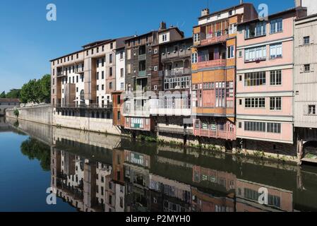 Francia, Tarn, Castres, case sull'Agout Foto Stock