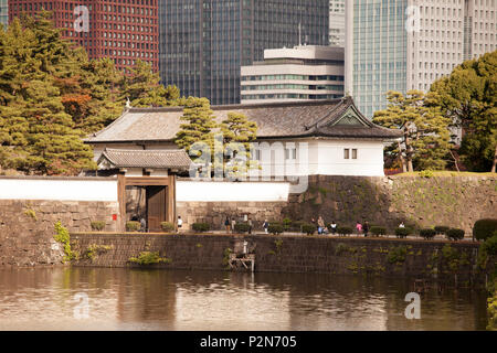 Hanzo-mon Gate del Palazzo Imperiale, Chiyoda-ku, Tokyo, Giappone Foto Stock