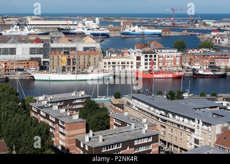 Francia, Nord, Dunkerque, Porto Museo delle Navi e la duchessa Anna, Sandette e Entreprenant nel bacino di trading, Dunkerque Grand Dock, Mare del Nord Foto Stock