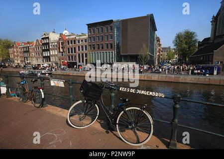 Paesi Bassi, provincia Olanda Settentrionale, Amsterdam, il canale di fronte alla casa di Anna Frank, Prinsengracht street Foto Stock