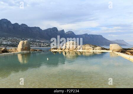 Sud Africa, Western Cape, Pool di marea in campeggio baia ai piedi del Table Mountain National Park Foto Stock