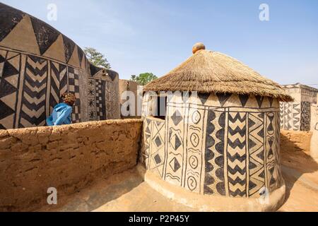 Il Burkina Faso, Regione Center-Sud, Nahouri provincia, Tiebele, il Royal Court è una straordinaria testimonianza delle tradizioni Kassena e architettura Foto Stock