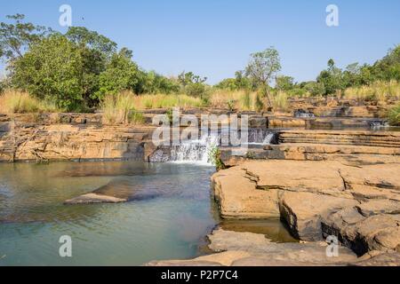 Il Burkina Faso, Banfora, capitale della regione di Cascades e provincia Comoe, Karfiguela cascate o Banfora cascate lungo il fiume Comoe Foto Stock