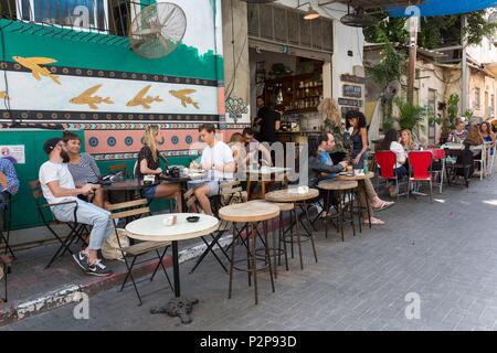 Israele, Tel Aviv, mercato Carmel, Kerem Hateimanim quartiere yemenita, elegante terrazza Foto Stock