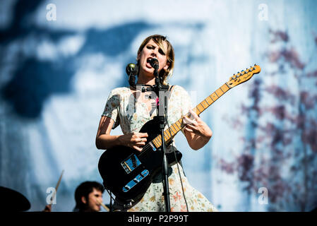 Firenze, Italia. 14 Giugno, 2018. L'inglese band alternative rock Wolf Alice esecuzione dal vivo sul palco a Firenze rocce festival 2018, apertura per i Foo Fighters. Credito: Alessandro Bosio/Pacific Press/Alamy Live News Foto Stock