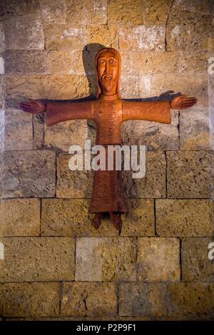 Francia, Hautes-Alpes, (05), Crots, abbaye Notre-dame de Boscodon du XIIe siècle d'architecture romane, sculture en bois représentant le Cristo Foto Stock