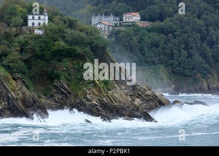 Spagna, Paesi Baschi, Guipuscoa, San Sebastian, baia di La Concha, Isola di Santa Clara Foto Stock