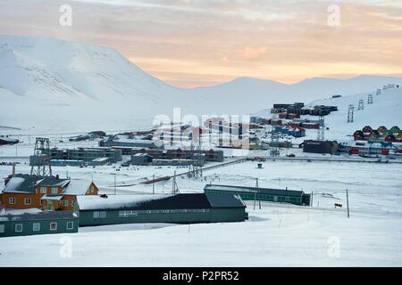 Norvegia Isole Svalbard, Spitzbergen, Longyearbyen, la città Foto Stock