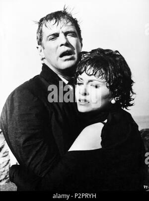 Pellicola originale titolo: il terzo giorno. Titolo inglese: il terzo giorno. Regista: JACK SMIGHT. Anno: 1965. Stelle: GEORGE PEPPARD; ELIZABETH ASHLEY. Credito: WARNER BROTHERS / Album Foto Stock