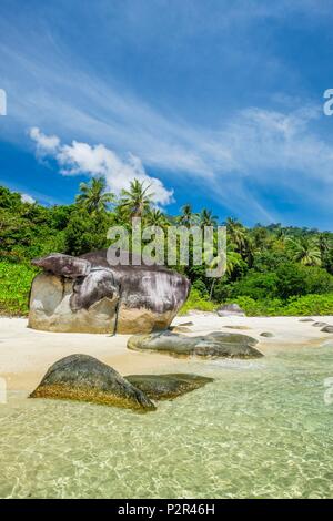 Thailandia, provincia di Satun, Tarutao National Marine Park, Ko Adang isola, la spiaggia di Adang Resort hotel Foto Stock
