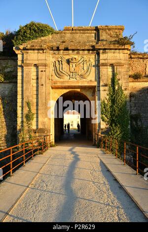 Francia, Charente Maritime, Oleron Island, Chateau d'Oleron, Citadel, Porta Reale Foto Stock