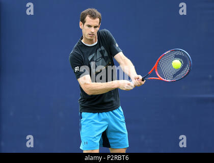 Queens Club di Londra, Regno Unito. 16 Giugno, 2018. La classica struttura i campionati di tennis; Andy Murray (GBR) durante una sessione di pratica sulla corte sette dopo il successo della chirurgia dell'anca due giorni prima di competere contro il mondo numero 24 Nick Kyrgios (AUS) Credito: Azione Sport Plus/Alamy Live News Foto Stock