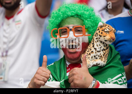 Un ventilatore iraniano con face painting, ventilatore, ventole, spettatori, sostenitori, sostenitore, giubilo, tifo, tifo, gioia, entusiasmo, celebrare, Ritratto, Ritratto, vicino Marocco (MAR) - Iran (IRN) 0: 1, Turno preliminare, gruppo B, gioco 4, su 15.06.2018 a San Pietroburgo; Coppa del Mondo di Calcio 2018 in Russia dal 14.06. - 15.07.2018. | Utilizzo di tutto il mondo Foto Stock