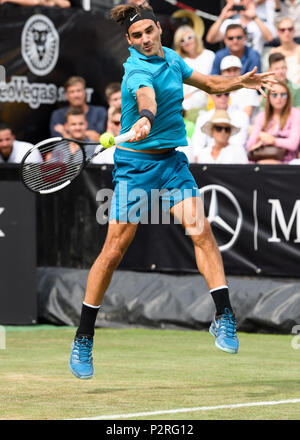 Stoccarda, Deutschland. 16 Giugno, 2018. Semifinali individuali: Roger Federer (SUI). GES/tennis/ATP: MercedesCup, 16.06.2018 tennis ATP: MercedesCup di Stoccarda, giugno 16, 2018 - | Utilizzo di credito in tutto il mondo: dpa/Alamy Live News Foto Stock