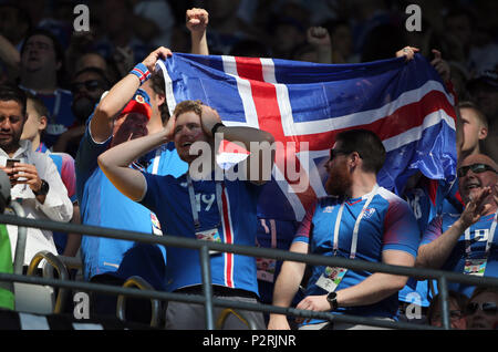 Mosca, Russia. 16 Giugno, 2018. 16.06.2018. Mosca, Russia: Icelands sostenitori in azione durante la partita della Coppa del Mondo FIFA Russia 2018, Gruppo D, la partita di calcio tra Argentina v in Islanda in Spartak Stadium di Mosca. Credit: Indipendente Agenzia fotografica/Alamy Live News Foto Stock