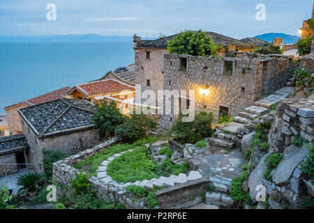 Vista notturna della storica Qinbi Village at Matsu, Taiwan Foto Stock