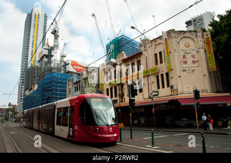 SYDNEY, Australia - 6 Aprile 2018: coloratissima Chinatown è una miscela di cultura asiatica, shopping e cucina Foto Stock