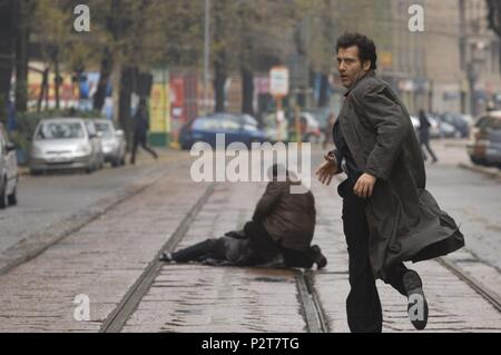 Pellicola originale titolo: INTERNATIONAL. Titolo inglese: INTERNATIONAL. Regista: Tom Tykwer. Anno: 2009. Stelle: Clive Owen. Credito: RELATIVITY MEDIA/ATLAS ENTERTAINMENT/MOSAIC MEDIA GROUP/ / Album Foto Stock
