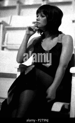 . Italian attrice Claudia Cardinale, ospite della TV Italiana Spettacolo Teatro 10, Roma . Il 7 marzo 1971. 19 sconosciuto Claudia Cardinale 71 Foto Stock