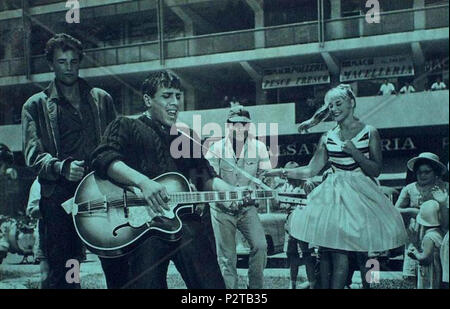 . Italiano: Ragazzi del Juke-Box . 1959. Unknown 74 ragazzi del juke box elke sommer lucio fulci 010 jpg skpb-800x567 Foto Stock