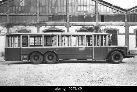 . Italiano: Autobus Alfa Romeo 110A di Roma . Il 20 settembre 2015. 5 sconosciuto Alfa Romeo 110 Foto Stock