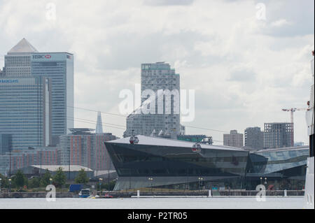 Royal Victoria Dock, Londra, Regno Unito. Il 15 giugno, 2018. Londra ospita l'UIM F1H2O campionato del mondo Powerboat Race. Foto Stock