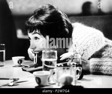 Pellicola originale titolo: DUE PER L'altalena. Titolo inglese: due per l'altalena. Regista: ROBERT WISE. Anno: 1962. Stelle: SHIRLEY MACLAINE. Credito: United Artists / Album Foto Stock