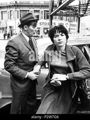 Pellicola originale titolo: DUE PER L'altalena. Titolo inglese: due per l'altalena. Regista: ROBERT WISE. Anno: 1962. Stelle: Robert Mitchum; SHIRLEY MACLAINE. Credito: United Artists / Album Foto Stock