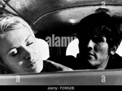 Pellicola originale titolo: LA ROUTE DE CORINTHE. Titolo italiano: LA ROUTE DE CORINTHE. Regista: Claude Chabrol. Anno: 1967. Stelle: JEAN SEBERG; MAURICE RONET. Credito: film LA BOETIE/CO GEN FINANZIARA, Roma / Album Foto Stock